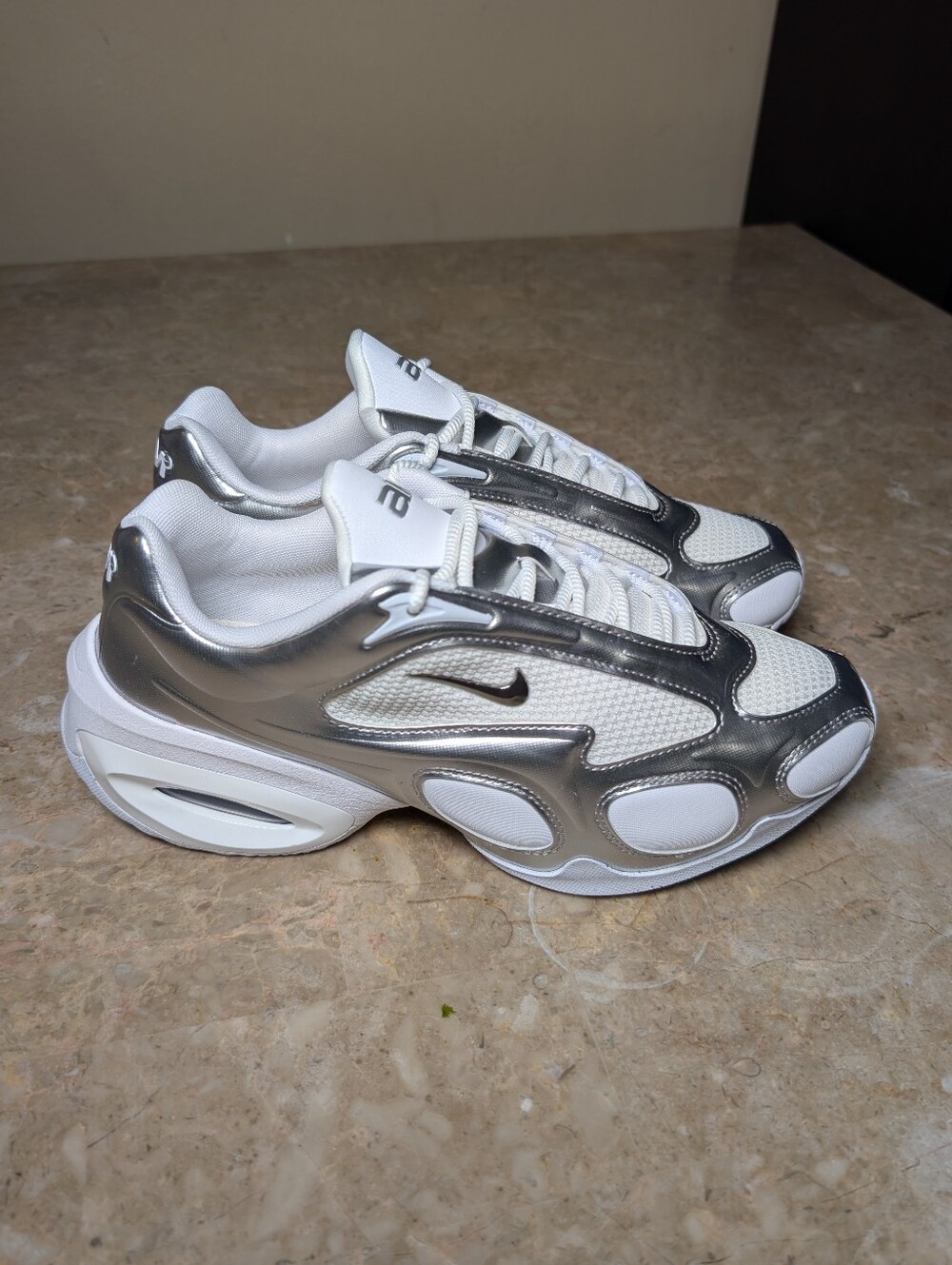 Nike Air Max Muse Y2K Runner White Metallic Silver Shoes FV1920-100 Women Size 9
